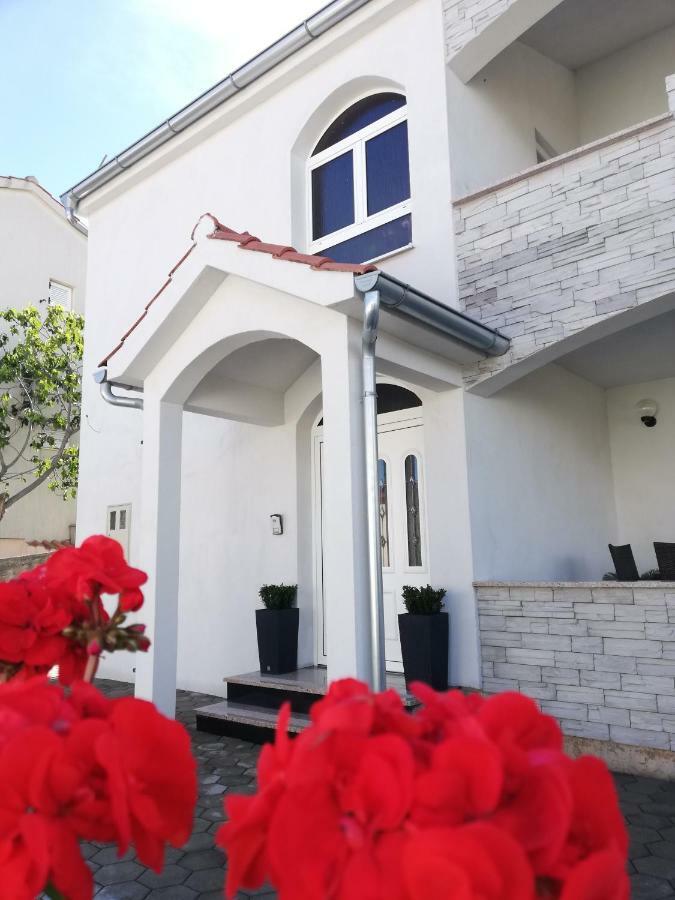 Apartment Tina روغوزنيكا المظهر الخارجي الصورة